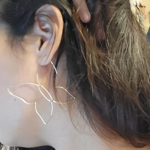 Fashion gold color butterfly silhouette earrings - Picture 4 of 5